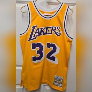 Magic Johnson Lakers Jersey #32 Mitchell & Ness Swingman Men Medium
